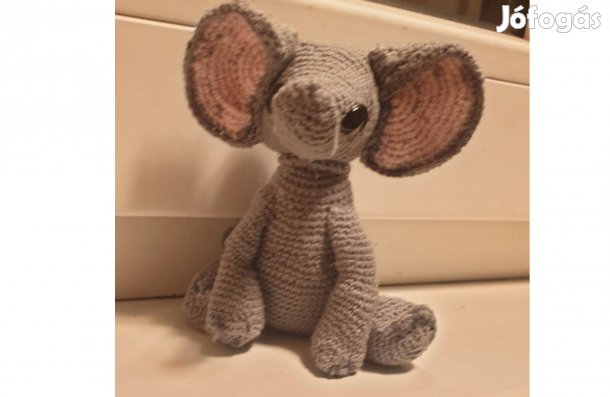 Horgolt elefánt eladó