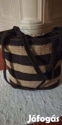 Horgolt kézitáska