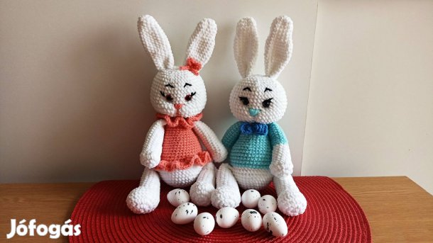 Horgolt nyuszik (32 cm)