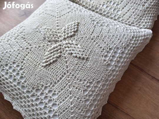 Horgolt párnahuzat párnával