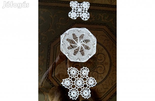 Horgolt terítő 3 db