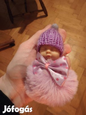 Horrorisztikus pompom babás kulcstartó