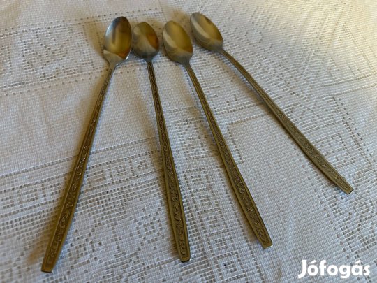 Hosszú kanalak cirill betűs jelzéssel