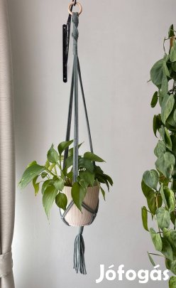 Hosszú makrame virágtartó