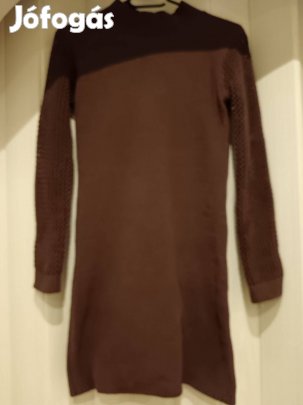 Hosszú újjú kötött ruha