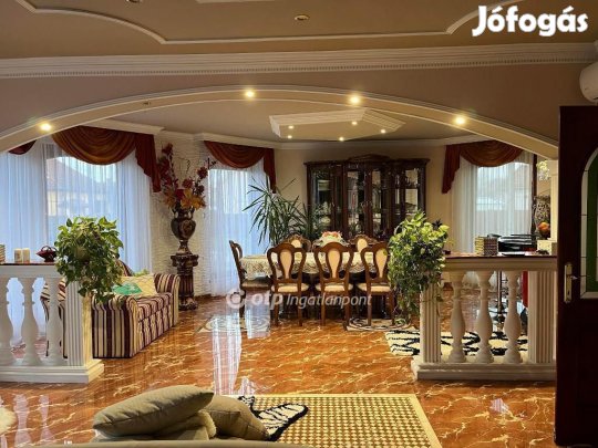 Hosszúpályii 300 nm-es ház eladó