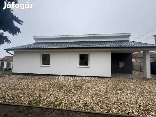 Hosszúpályii 85 nm-es ház eladó