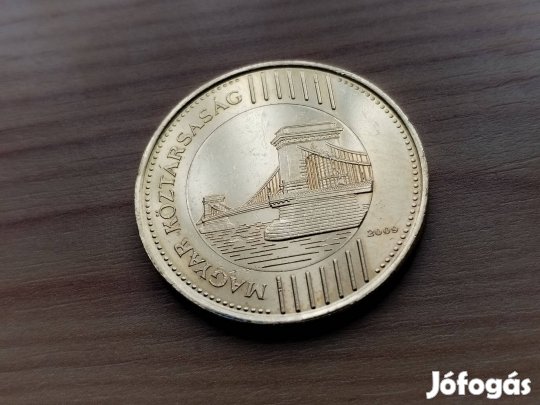 Hosszúvizvonalas aranyozott 200 Forintos 2009-es