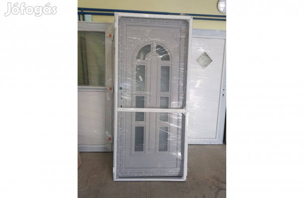 Hőszigetelt kültéri bejárati ajtó -szúnyoghálóval is raktárról