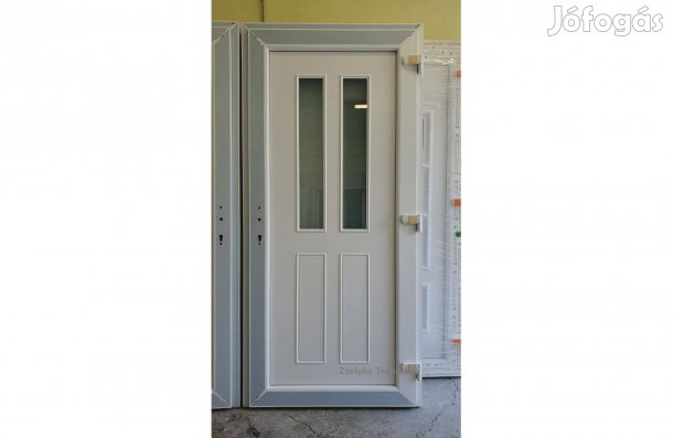 Hőszigetelt kültéri bejárati ajtó akár kifele nyílóban is
