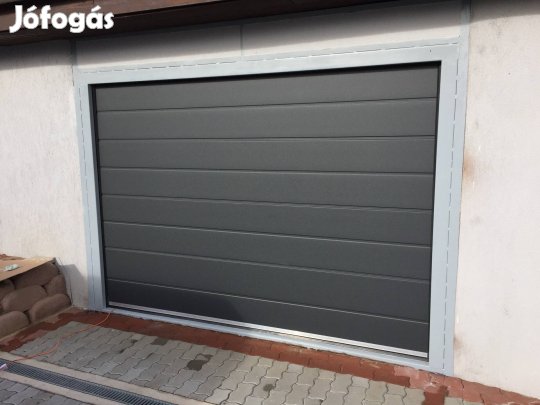 Hőszigetelt motoros garázskapu