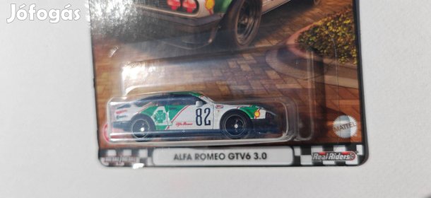 Hot Wheels Premium Alfa Romeo GTV6 3.0 fehér/zöld 1/64