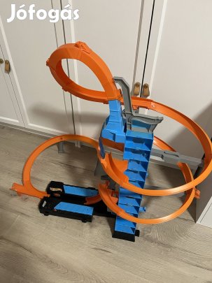 Hot Wheels ütközés a toronyban autópálya
