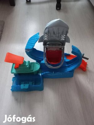 Hot wheels cápás játék