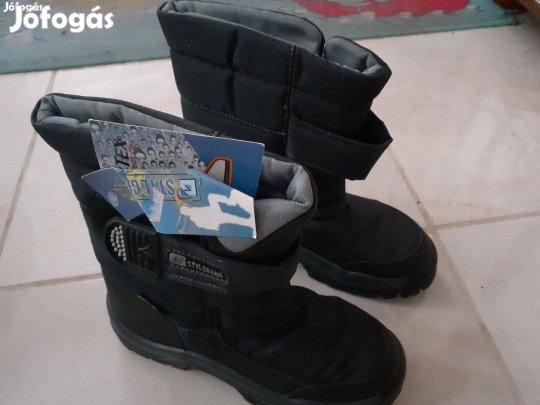 Hótaposó csizma Új Méret: 35