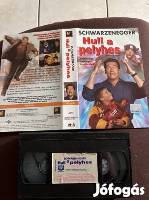 Hull a pelyhes vigjáték vhs 