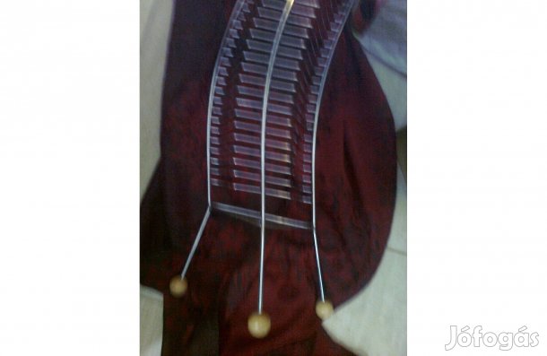 Hullámos Fém CD vagy DVD tartó lábakon