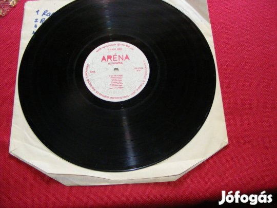 Hungaria 1982-es Aréna nagylemeze borító nélküli