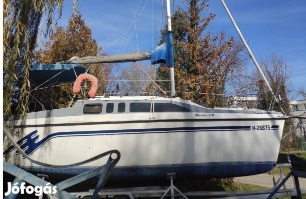 Hunter 26 vitorlás hajó