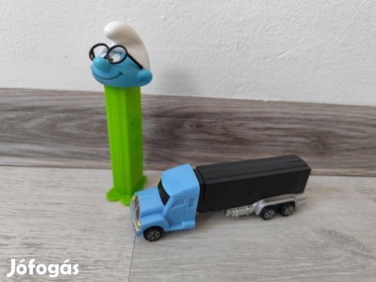 Hupikék törpikék Okoska törp PEZ cukor adagoló