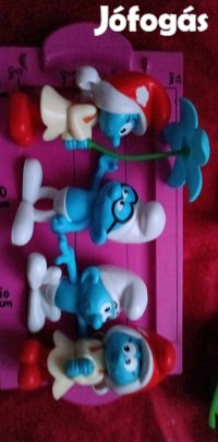Hupikék törpikék figura gyűjtemény