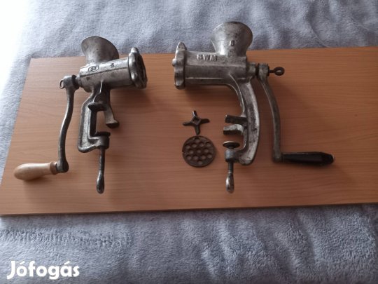 Húsdaráló M5-ös összes tartozékával,4000-.ft