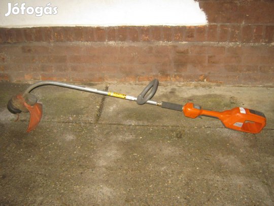 Husqvarna 136 LiC akkus fűkasza, szegélyvágó