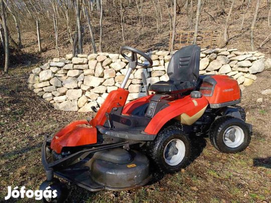 Husqvarna 320 AWD fűnyírótraktor