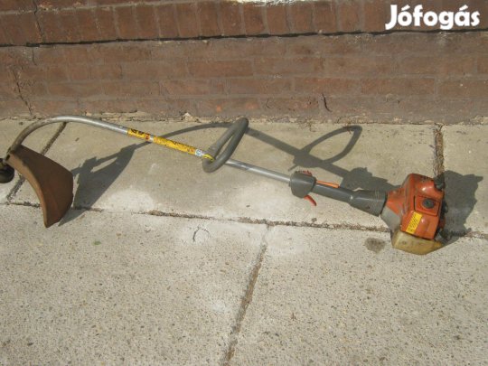 Husqvarna 323 C benzines fűkasza, szegélyvágó