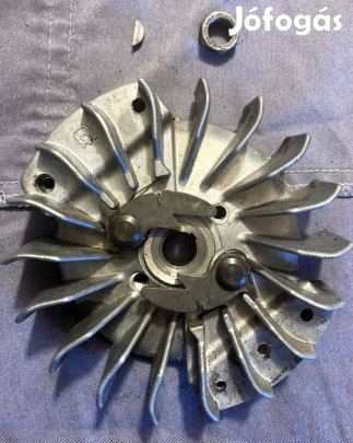 Husqvarna 61 lendkerék eredeti