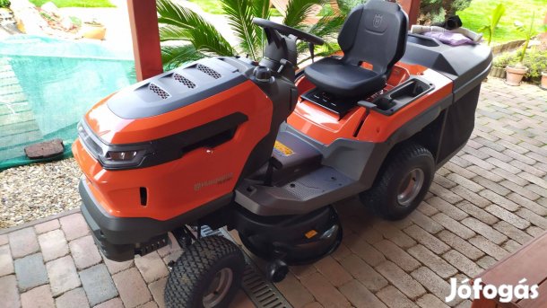 Husqvarna fűnyíró traktor