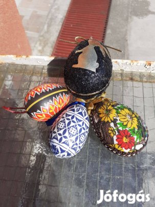 Húsvéti hímes tojások libatojás nagyság egybe a 4 db