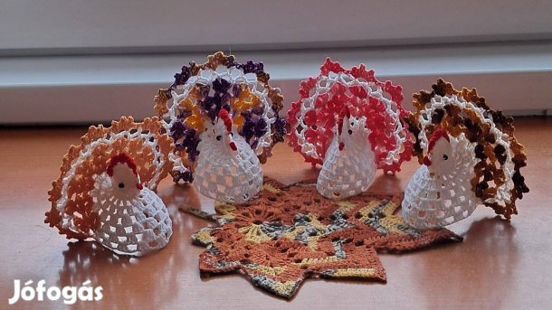 Húsvéti horgolt tyúk 4 db falevél terítővel