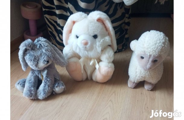 Husvéti plüssök 3 db+ 2 kiskosár