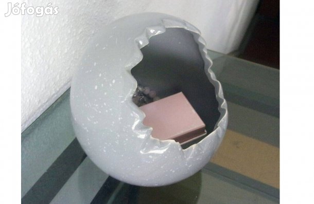 Húsvéti tojás tojástartó dekoráció Újpest központ közelében