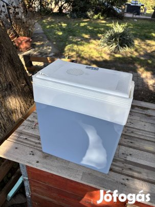 Hűtőláda autós