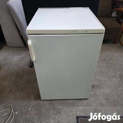 Hütöszekrény loyds 120l Szép állapotban!
