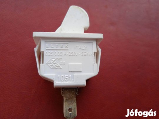 Hűtőszekrény világítás ajtókapcsoló , 250 V AC , 0,25 A