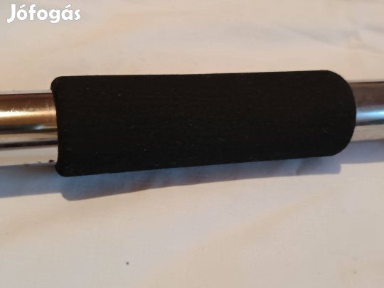 Húzódzkodó rúd ajtófélfára rögzíthető