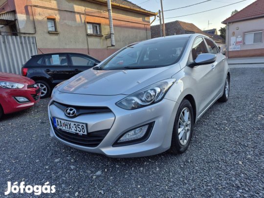 Hyundai I30 1.4i Comfort Digitklíma/tolatórad/ü...