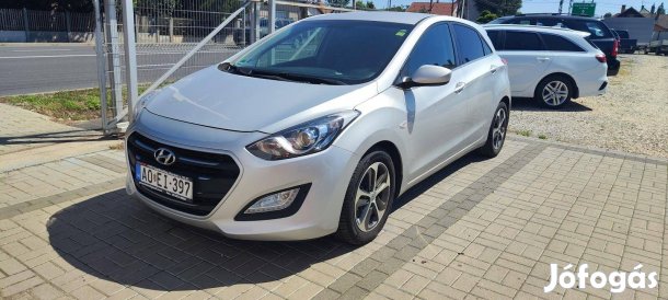 Hyundai I30 1.6 CRDi LP Comfort friss kpm vizsg...