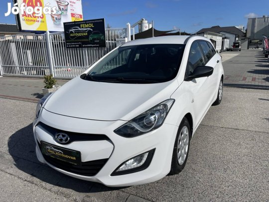 Hyundai I30 CW 1.4i Comfort Megkímélt! Végig Sz...