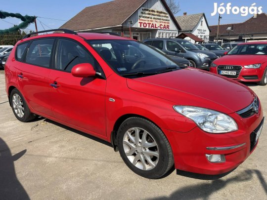 Hyundai I30 CW 1.6 CRDi HP Style Szervizkönyves