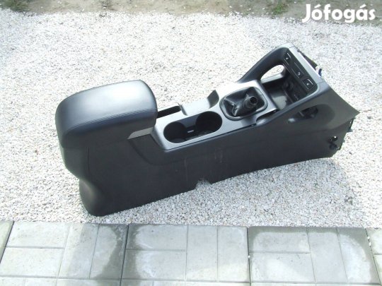 Hyundai IX35 könyöklő box egyben