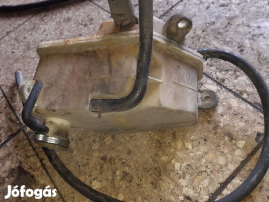 Hyundai Santa Fe Kiegyenlítő Tartály