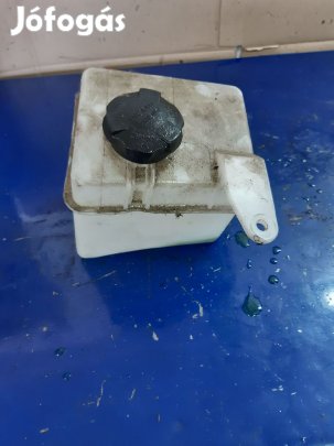 Hyundai i20 Kiegyenlítő Tartály