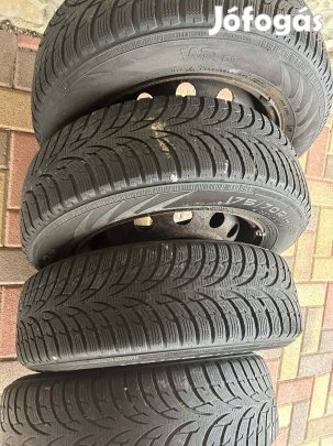 Hyundai i20 lemezfelni téli gumival