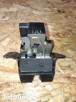 Hyundai i30 Csomagtérajtó Zár