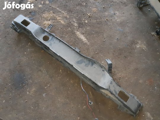 Hyundai i30 Első Lökhárító Merevítő