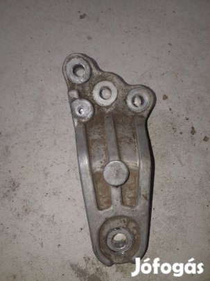 Hyundai i30 Jobb Motortartó Bak